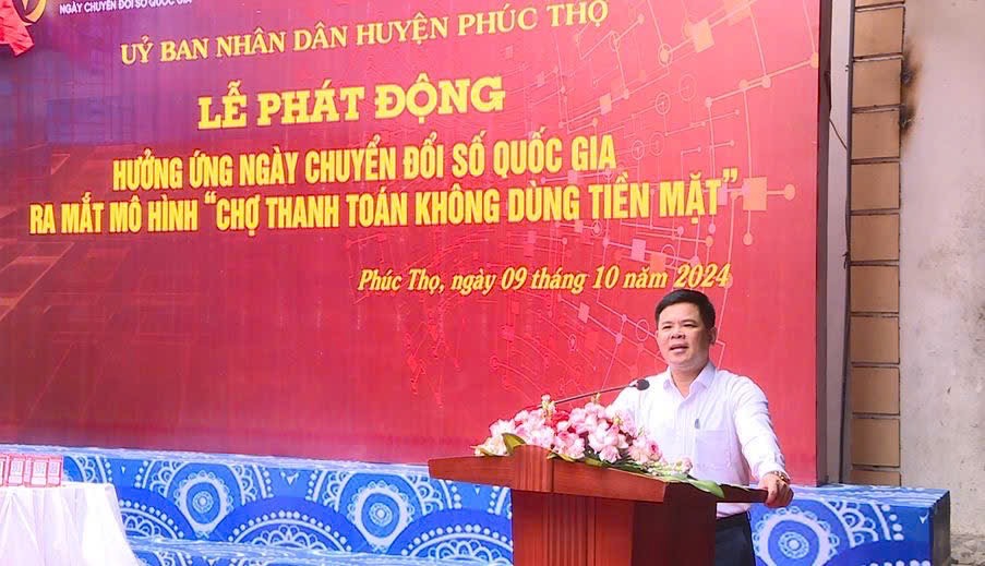 Huyện Phúc Thọ ra mắt mô hình “Chợ thanh toán không dùng tiền mặt”